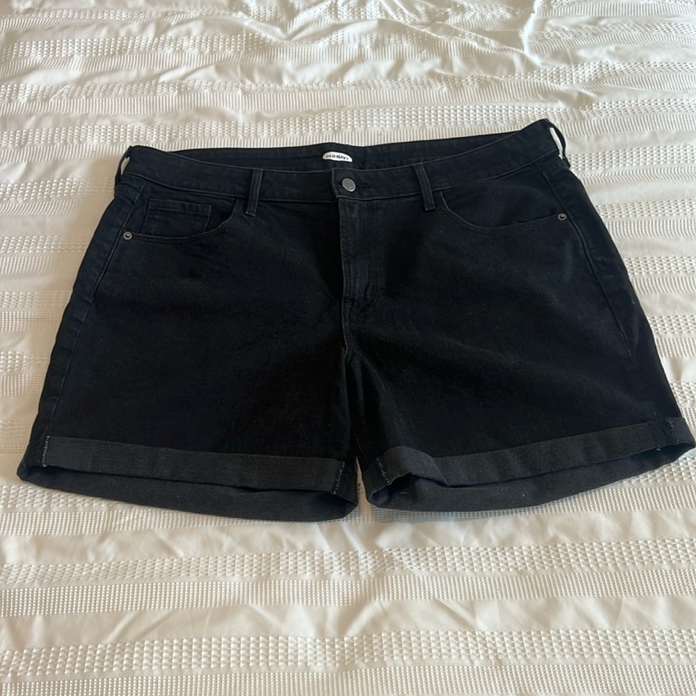 Old Navy High-Waisted Wow Jean Shorts -- 5-inch inseam Size 16